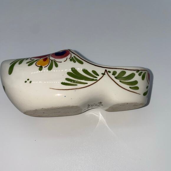 2 Hand painted porcelain shoes - Picture 8 of 11